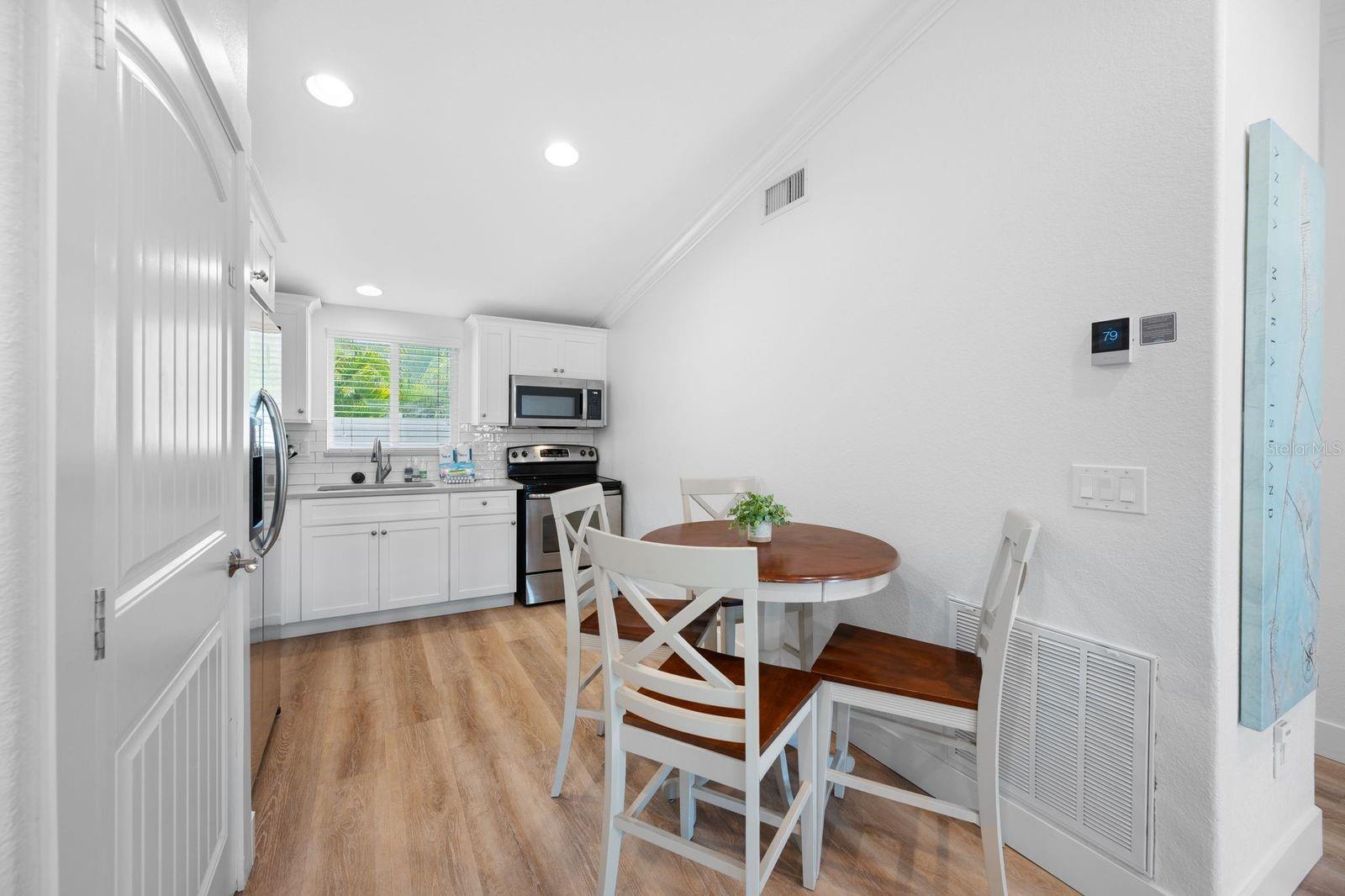 3007 Avenue E #b Property Photo 9