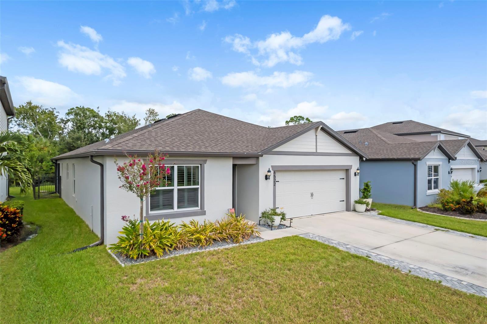 8522 Abalone Loop Property Photo 3