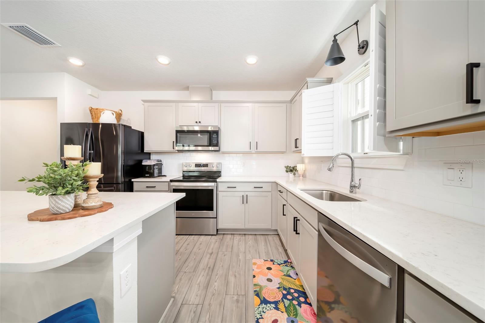 8522 Abalone Loop Property Photo 9
