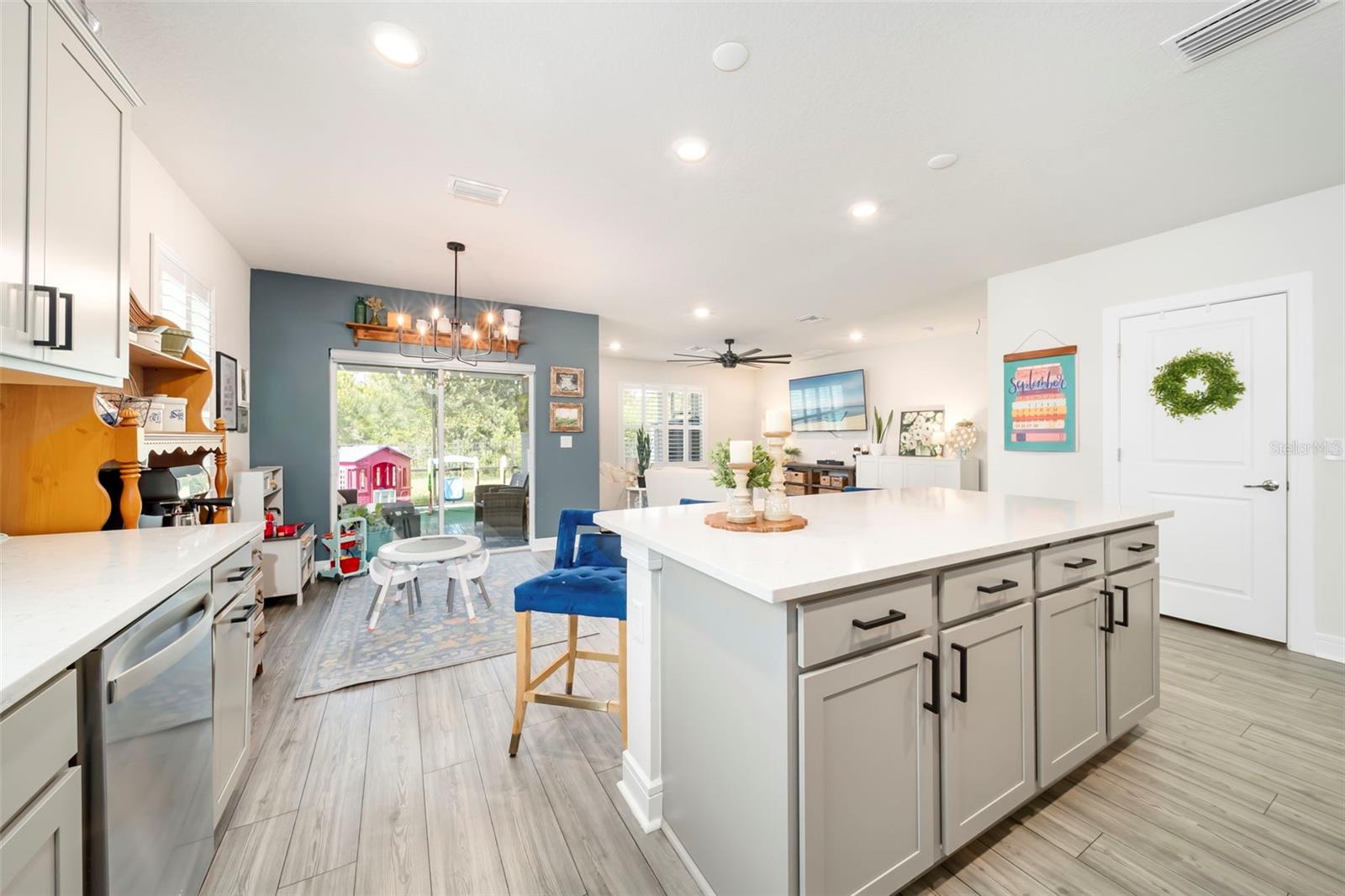 8522 Abalone Loop Property Photo 10