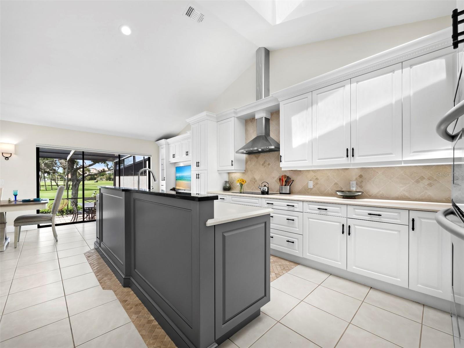 2101 Harbourside Dr #1103 Property Photo 13