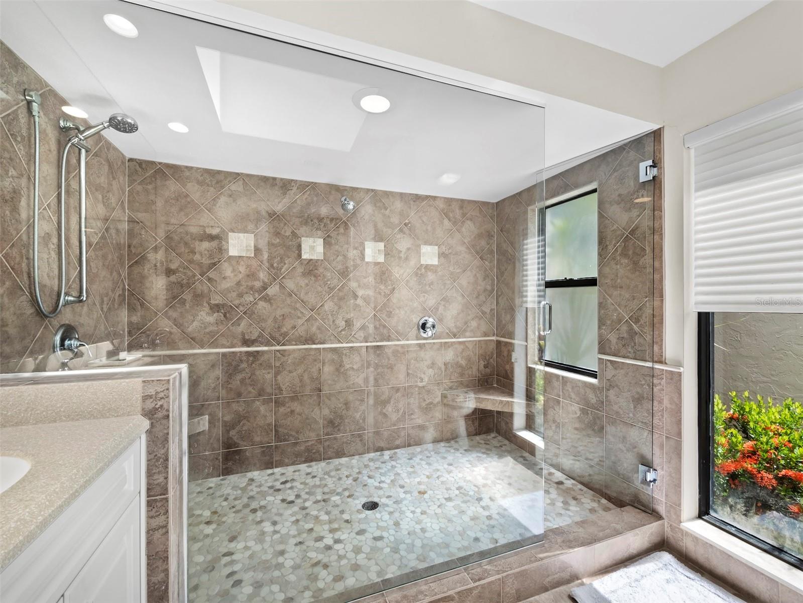2101 Harbourside Dr #1103 Property Photo 21