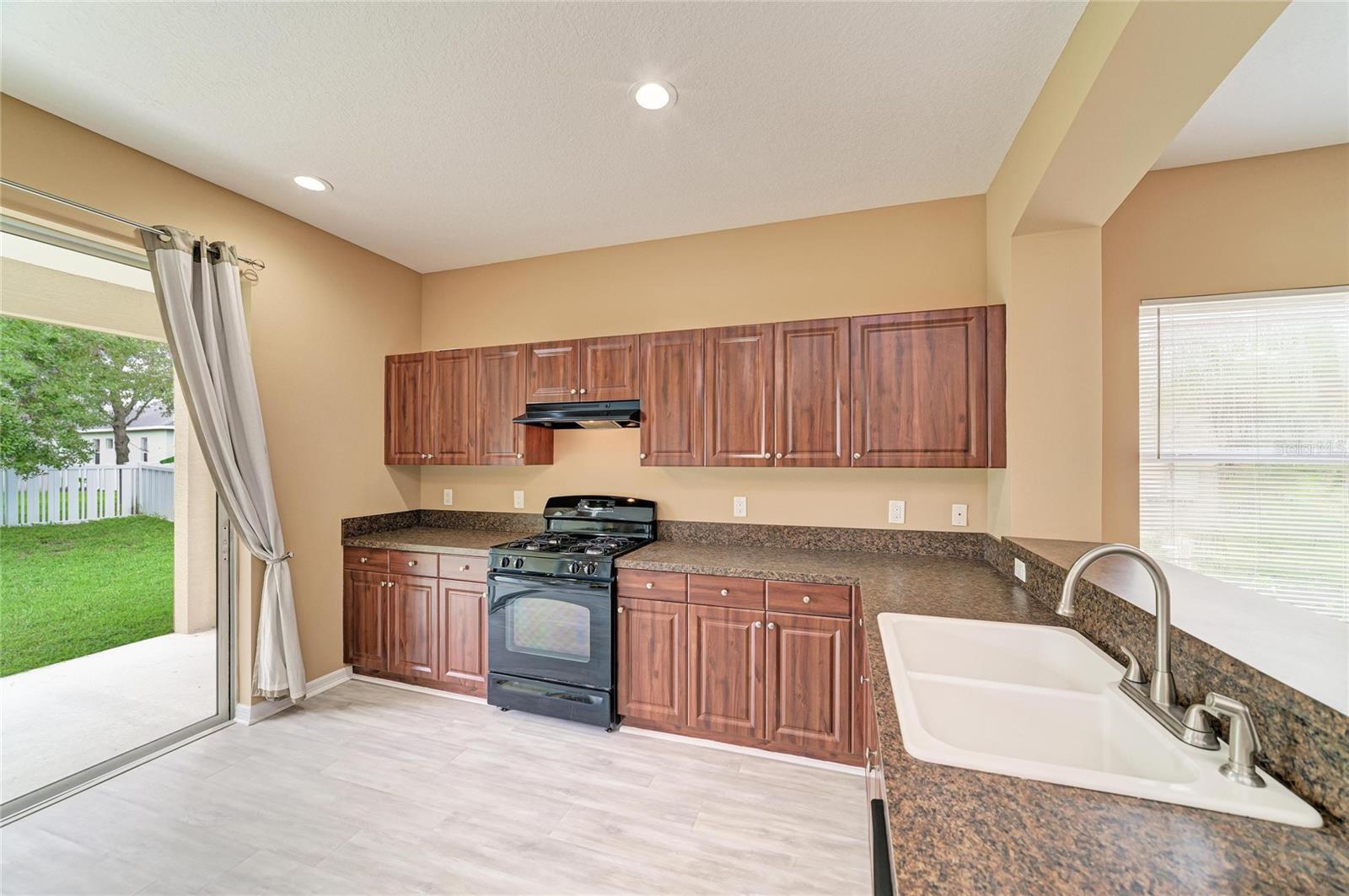 4907 Boston Common Gln Property Photo 16