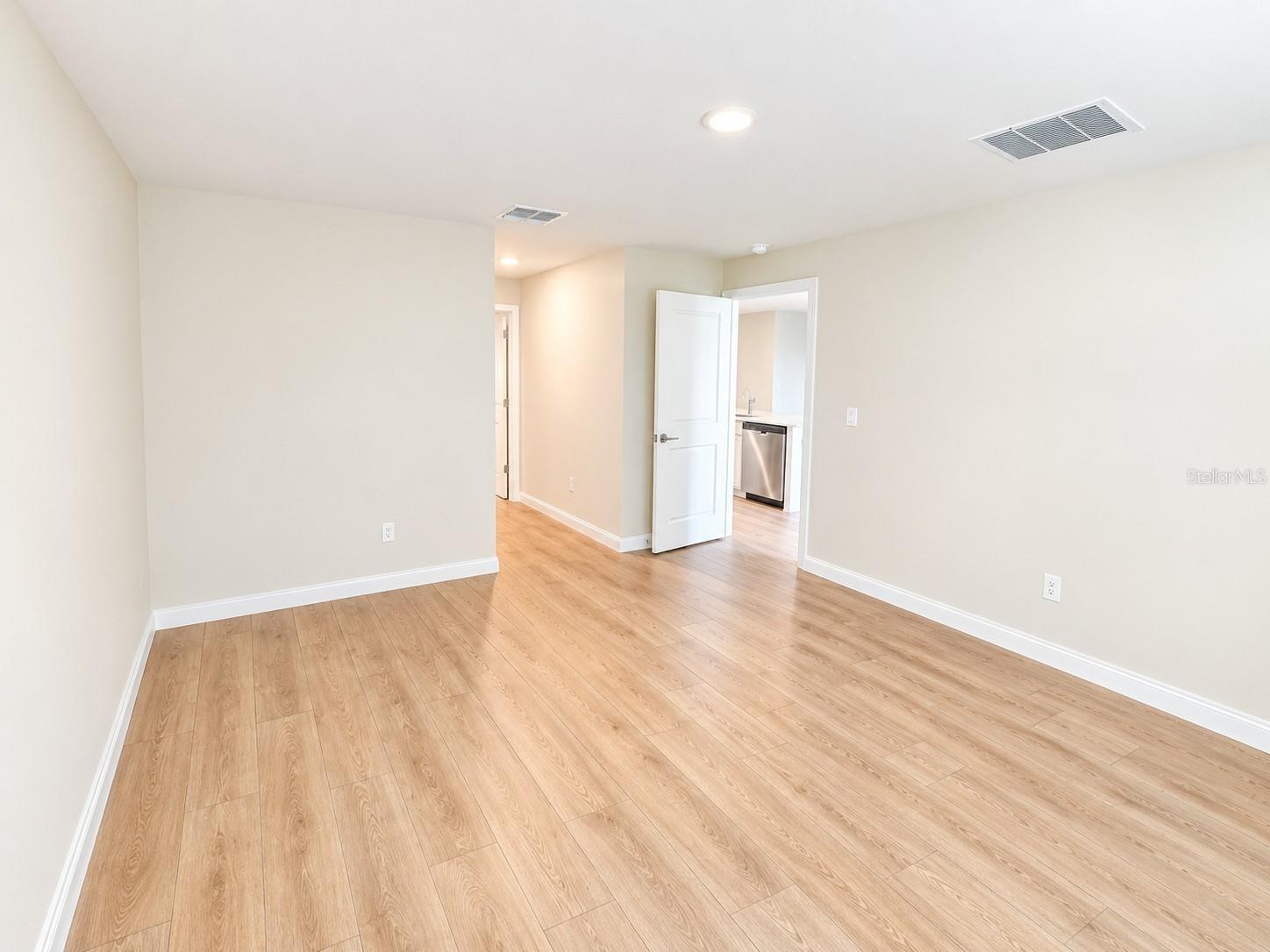 11904 Mountain Island Trl Property Photo 6