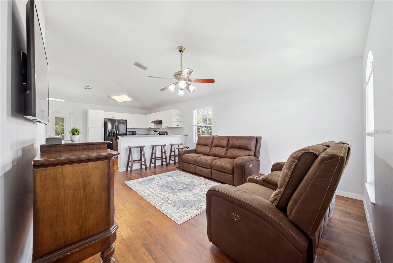 1017 77th St E Property Photo 6