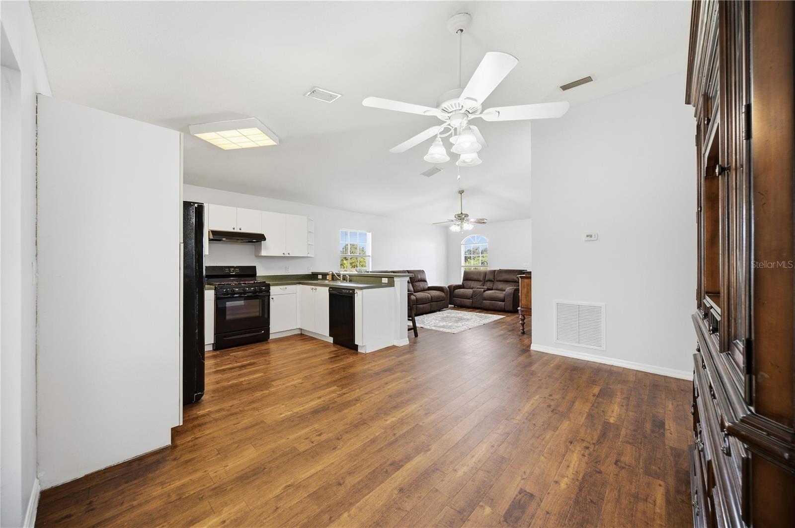 1017 77th St E Property Photo 10