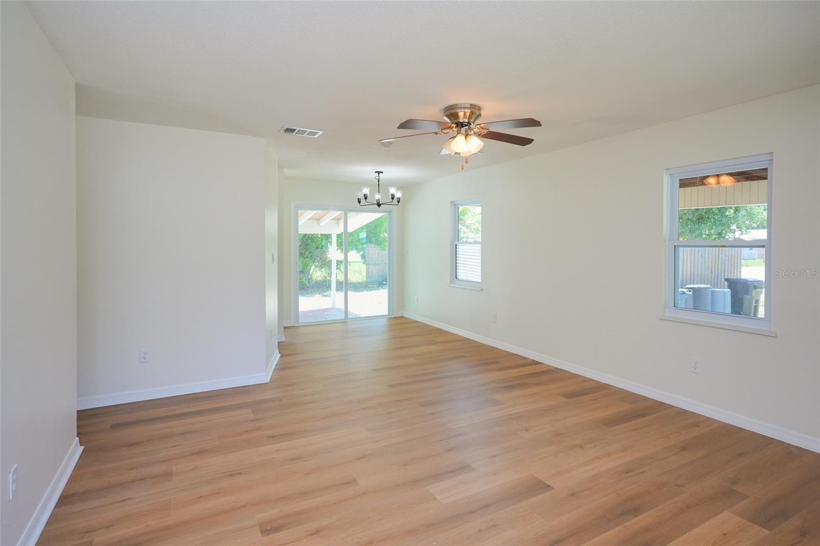 6515 3rd Street Ct W Property Photo 11