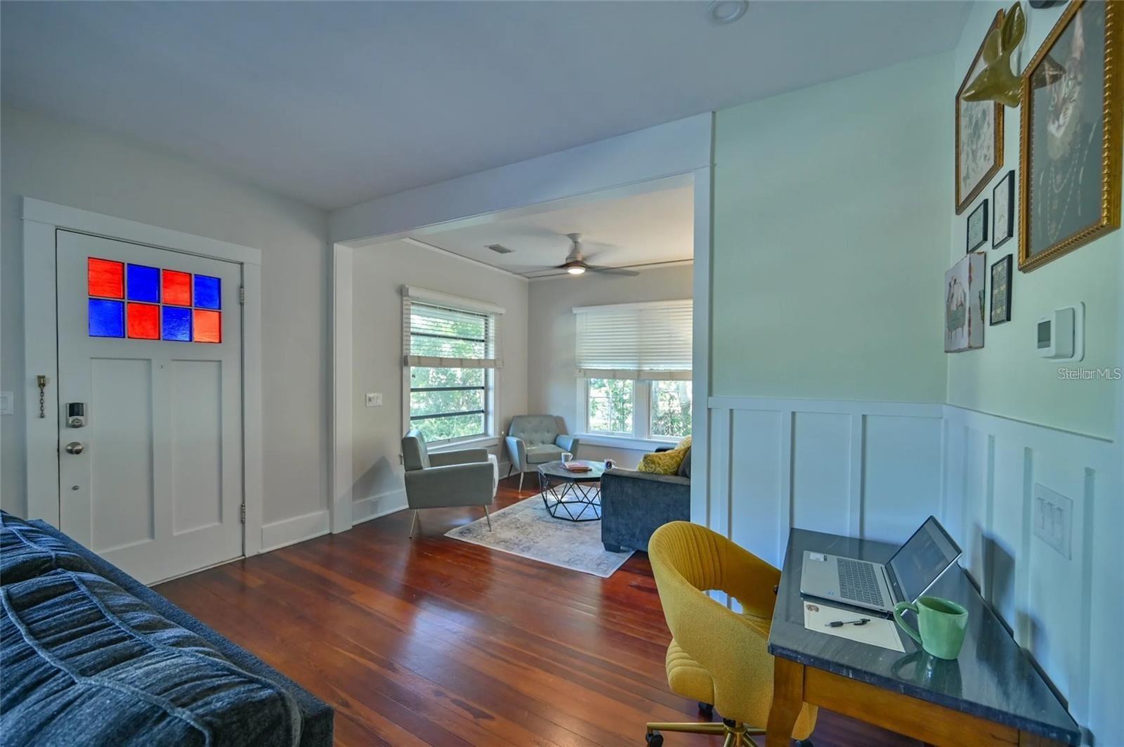 2408 Hillview St Property Photo 6