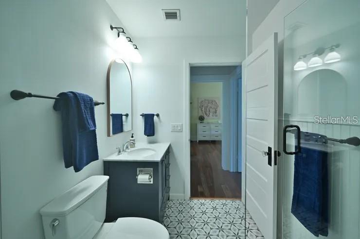 2408 Hillview St Property Photo 7