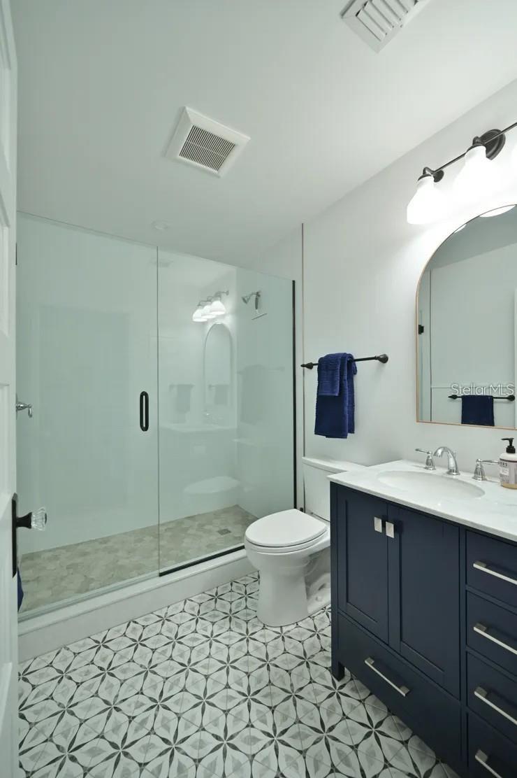 2408 Hillview St Property Photo 8