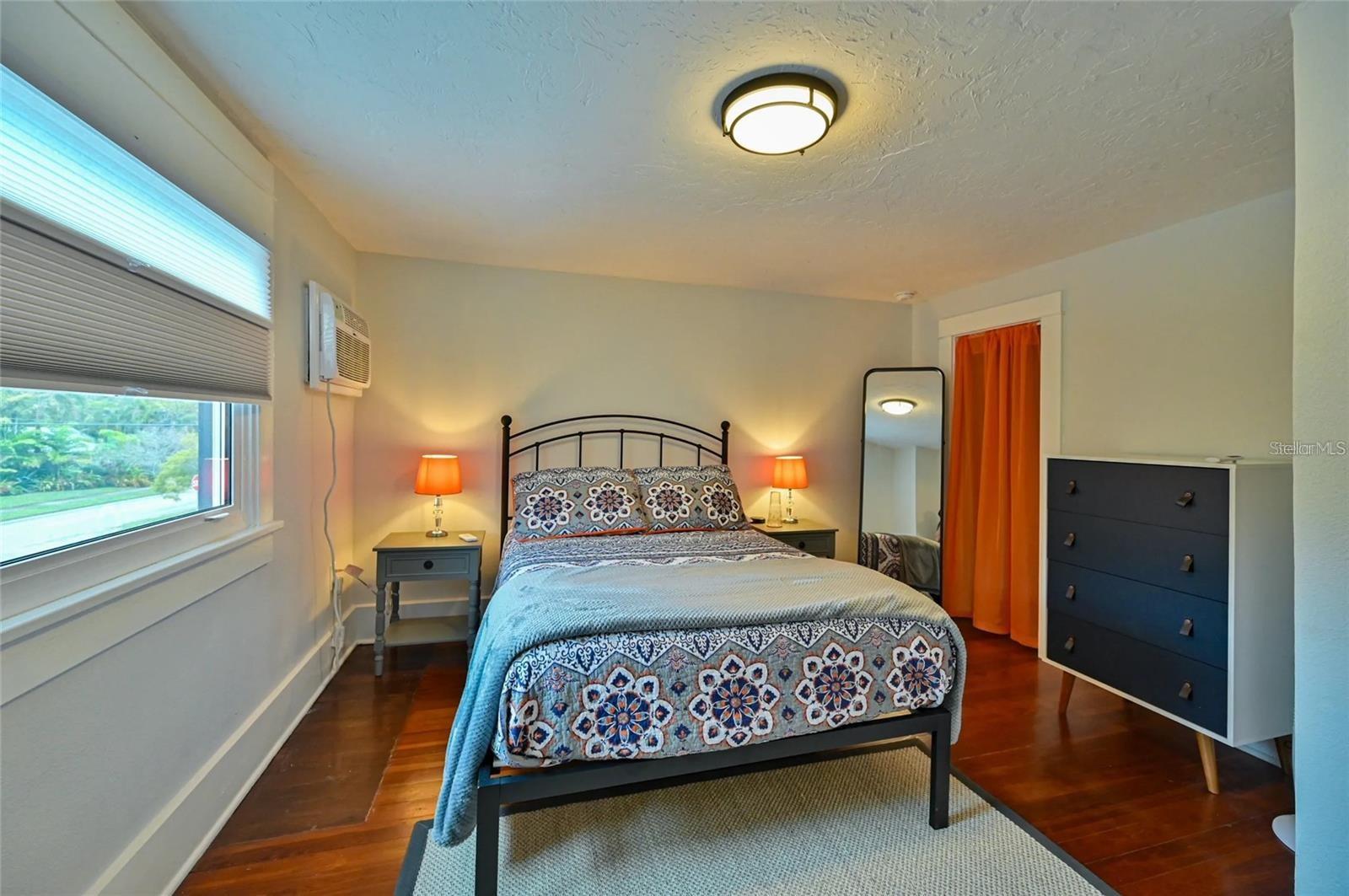 2408 Hillview St Property Photo 18
