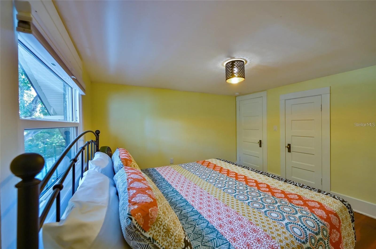 2408 Hillview St Property Photo 21