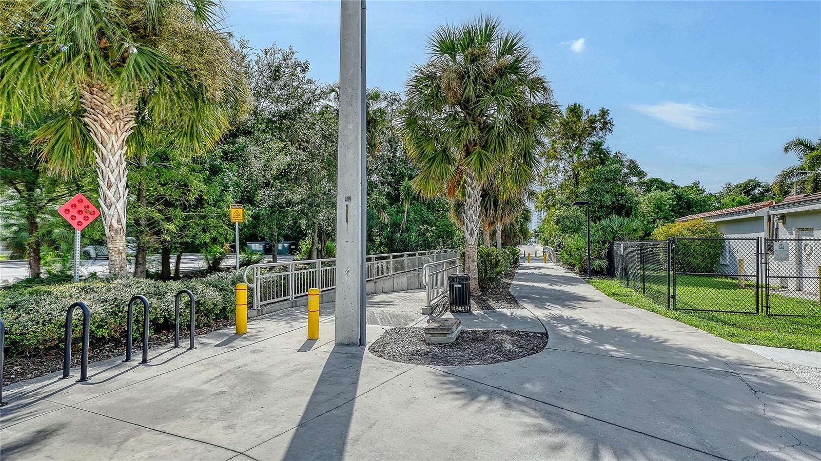1677 Devonshire Ln Property Photo 10