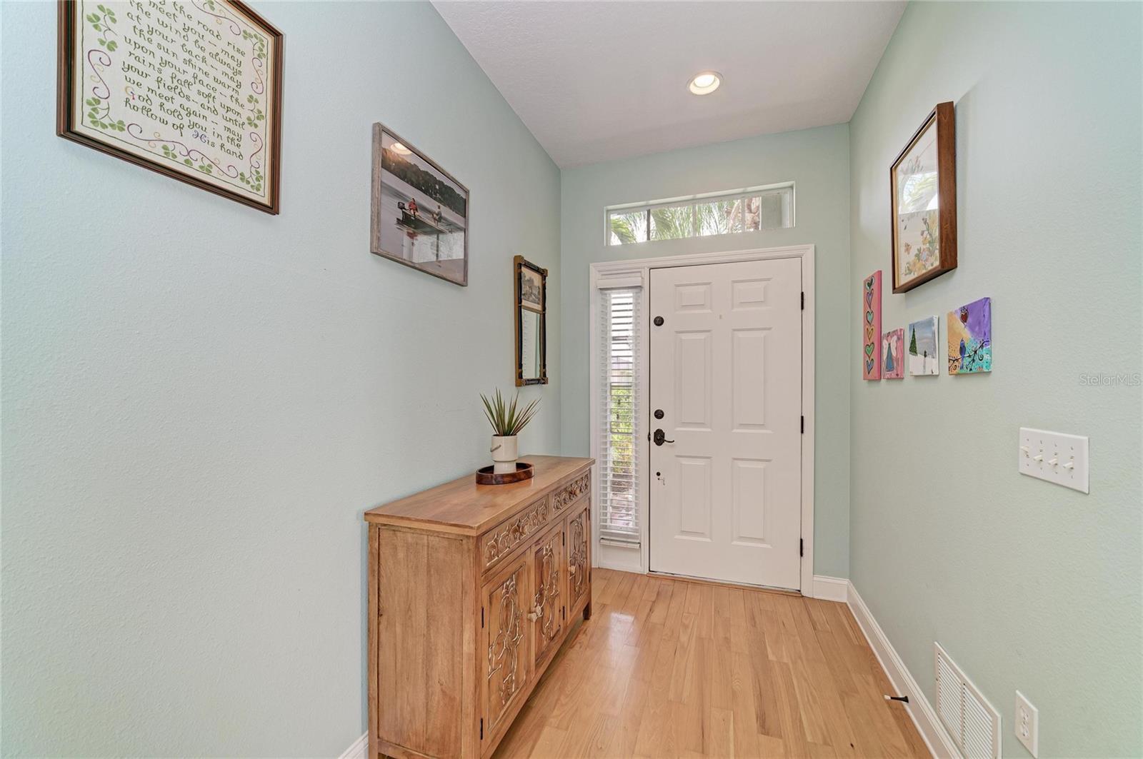 12105 Beeflower Dr Property Photo 4