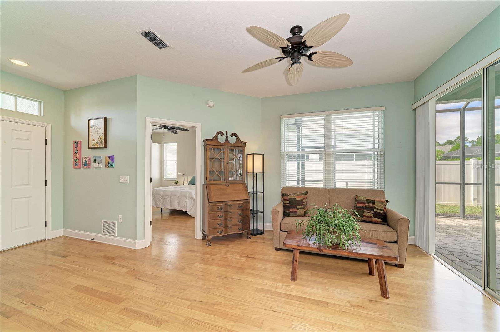 12105 Beeflower Dr Property Photo 6