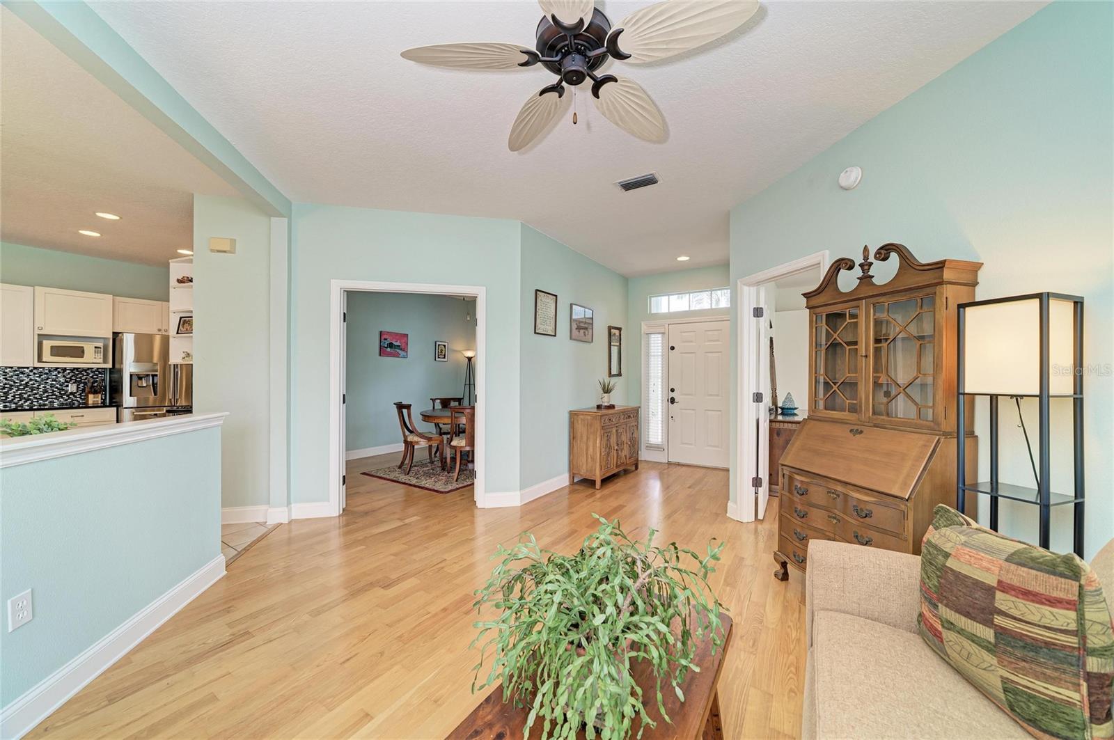 12105 Beeflower Dr Property Photo 7