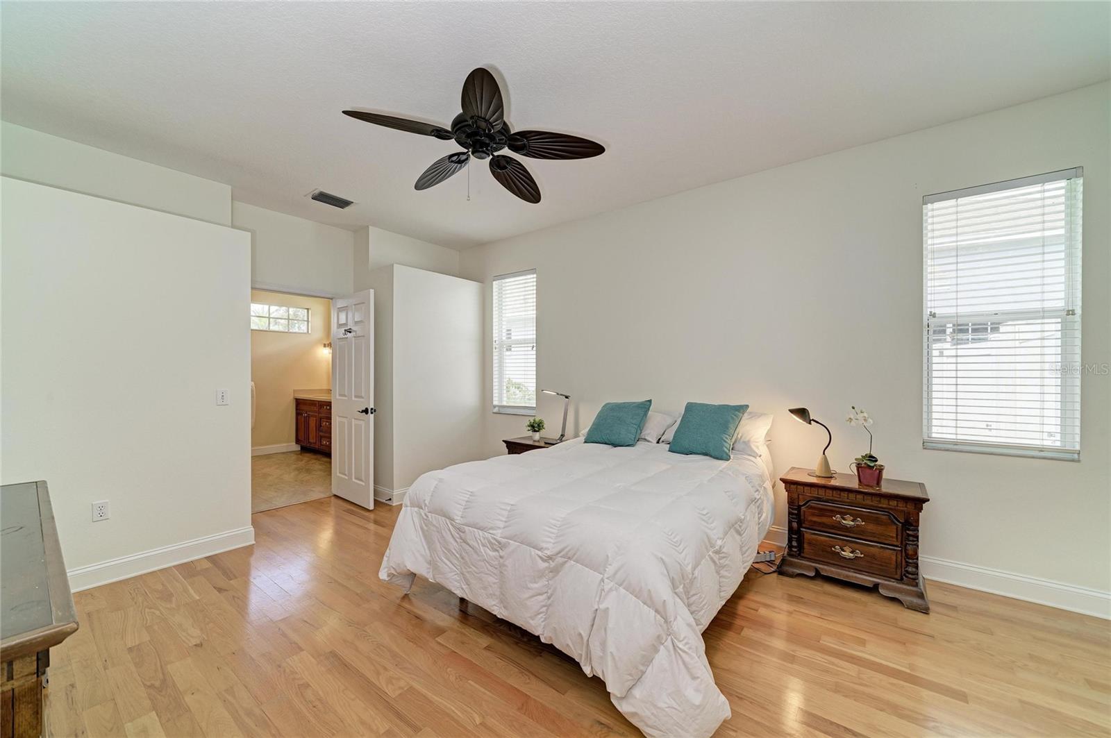 12105 Beeflower Dr Property Photo 16