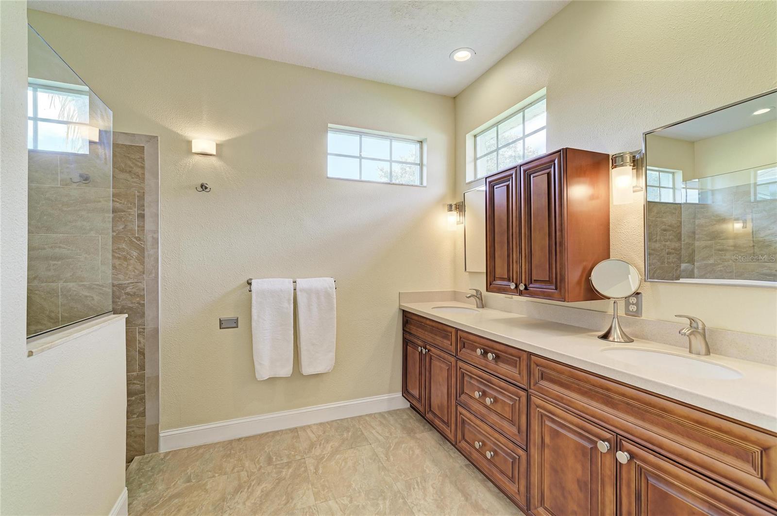 12105 Beeflower Dr Property Photo 18