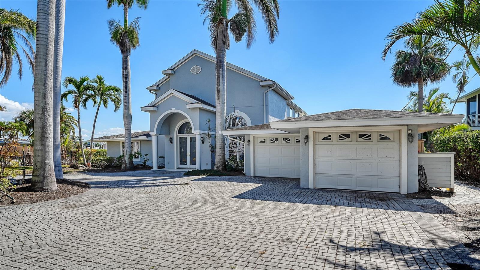 732 Siesta Dr Property Photo 8
