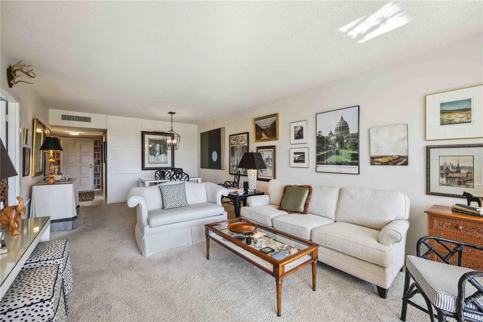 7461 W Country Club Dr N #207 Property Photo 7