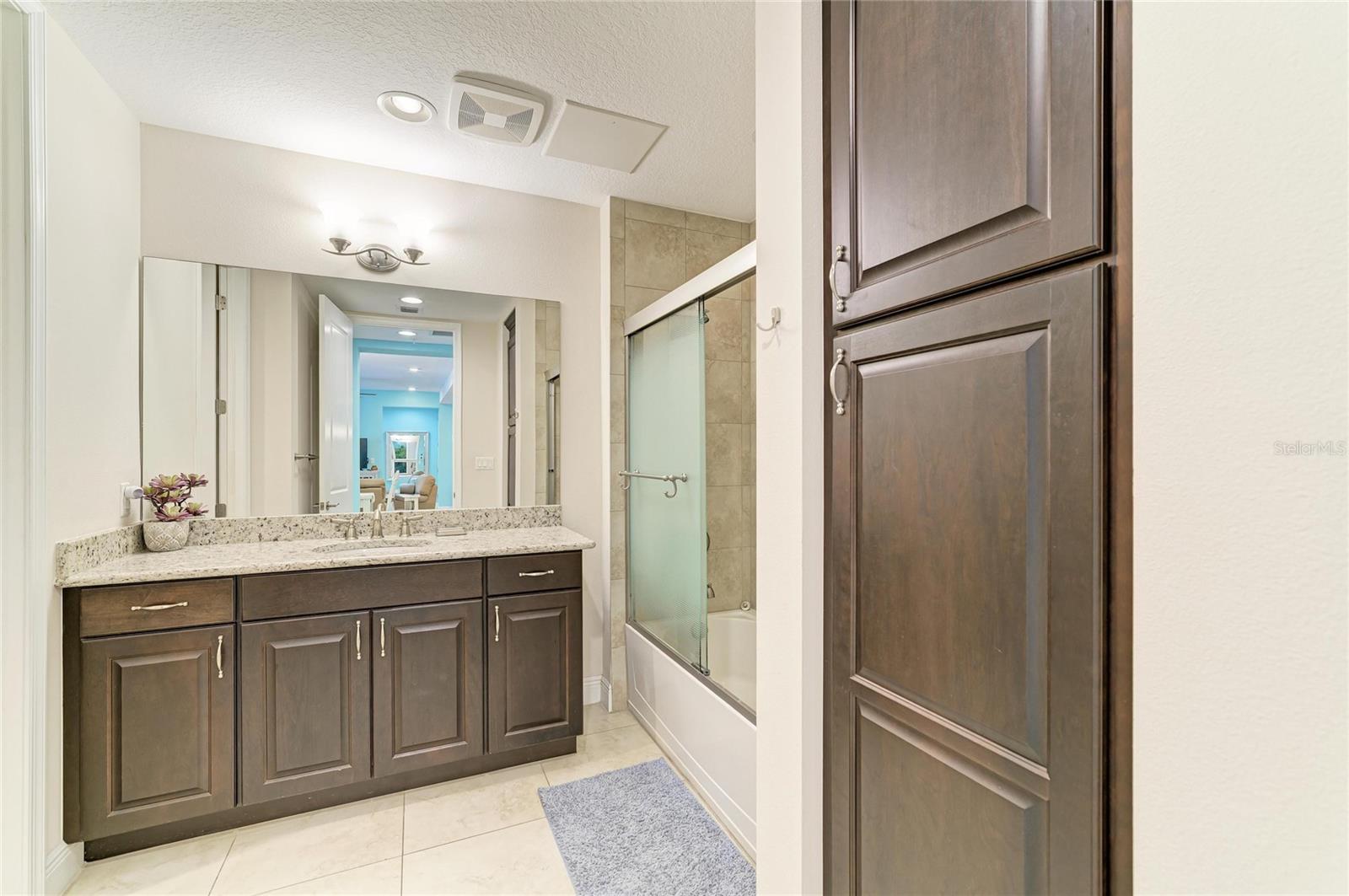 391 Aruba Cir #101 Property Photo 33