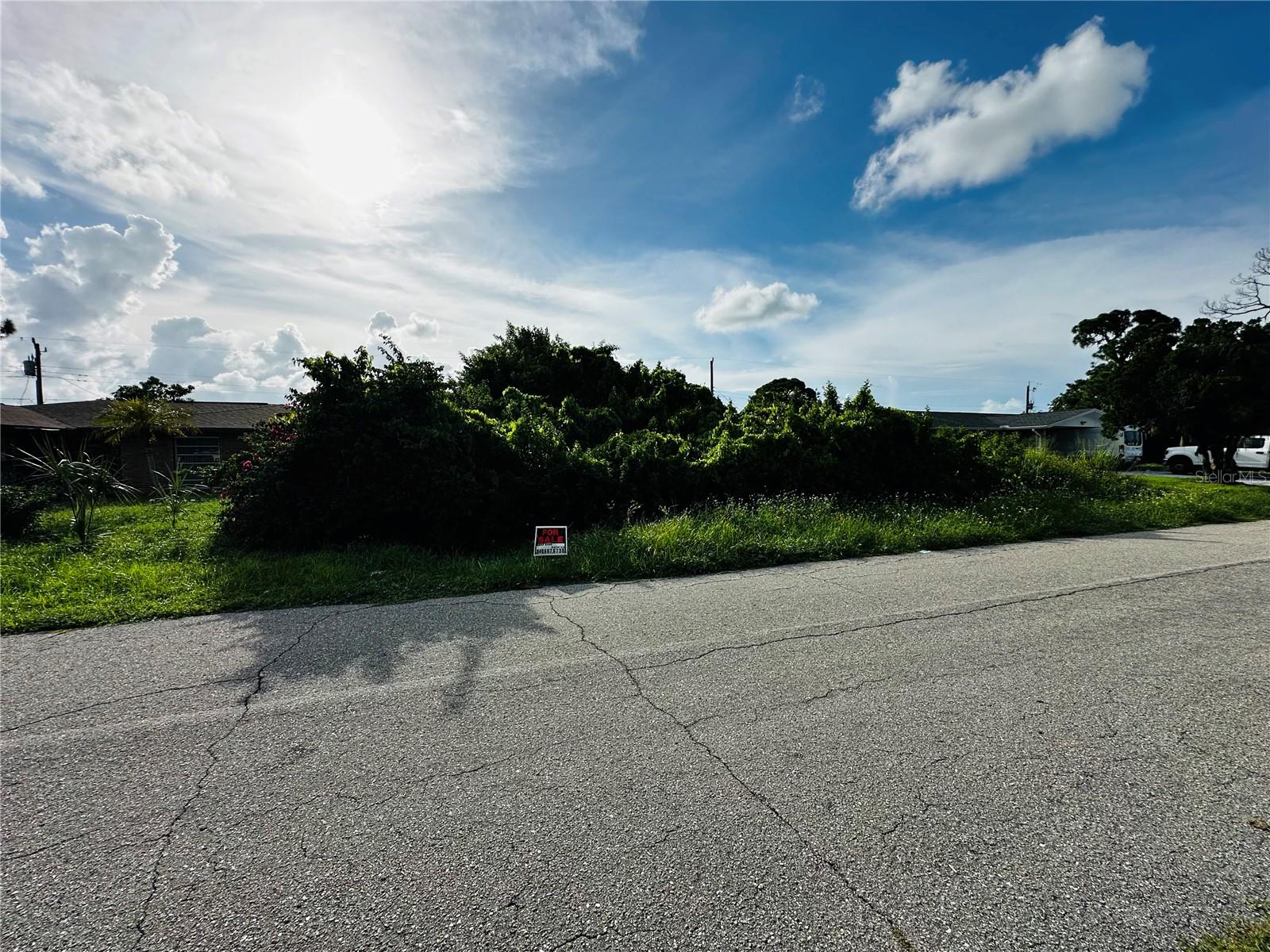 Venetia Ave Property Photo