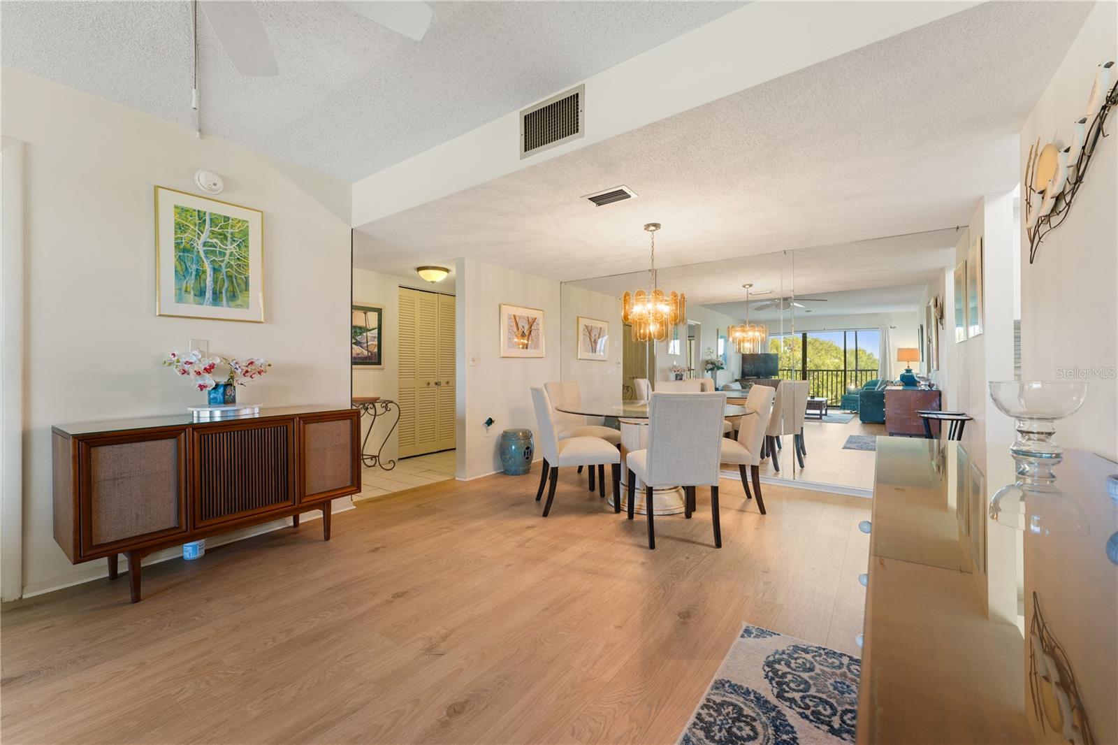 4119 61st Avenue Ter W #404 Property Photo 6