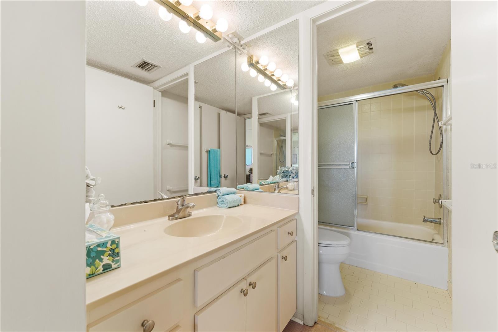 4119 61st Avenue Ter W #404 Property Photo 13