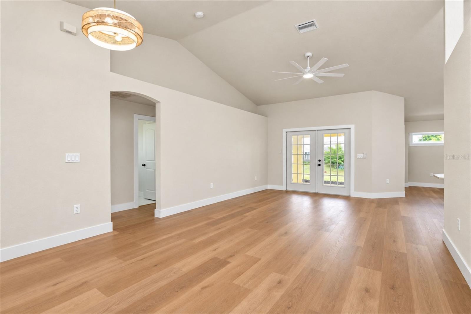 2169 Pagoda Ln Property Photo 9