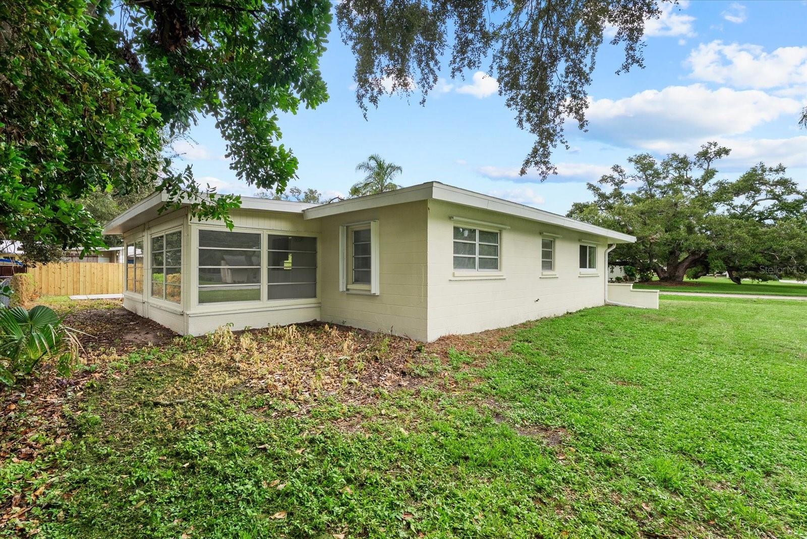 4986 Buchanan Pl Property Photo 6