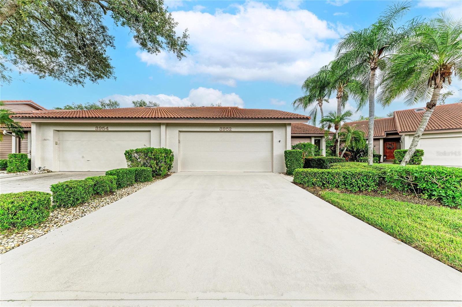 3952 Wilshire Cir E #166 Property Photo 3