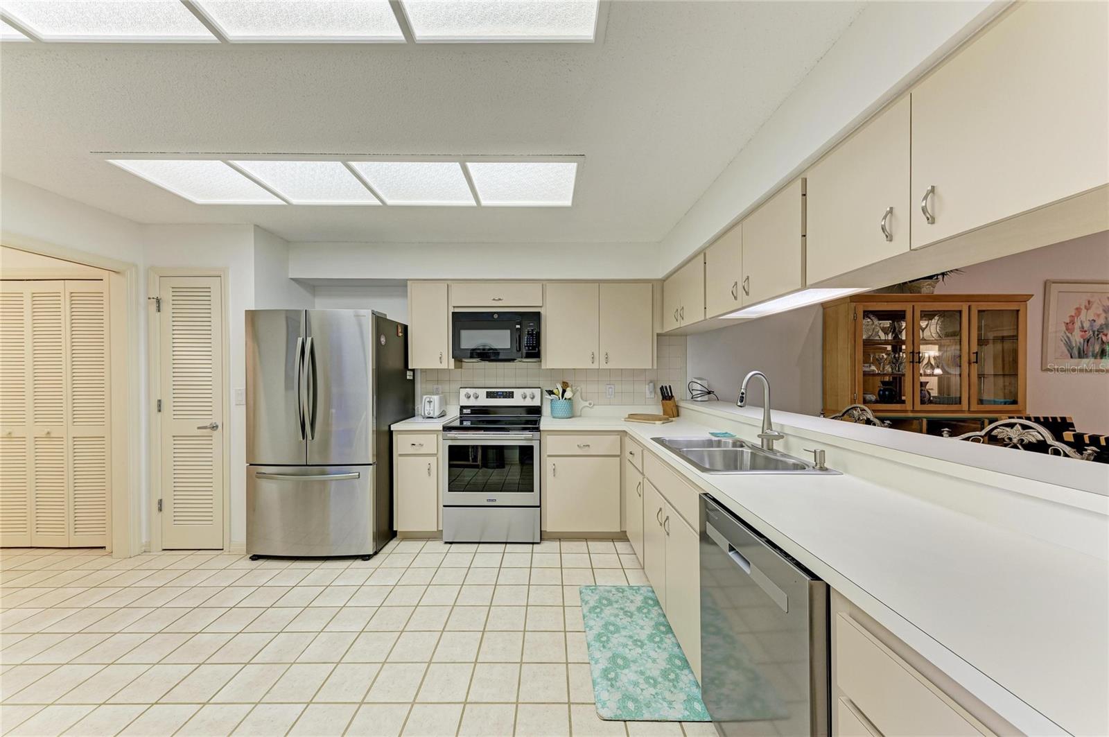 3952 Wilshire Cir E #166 Property Photo 14