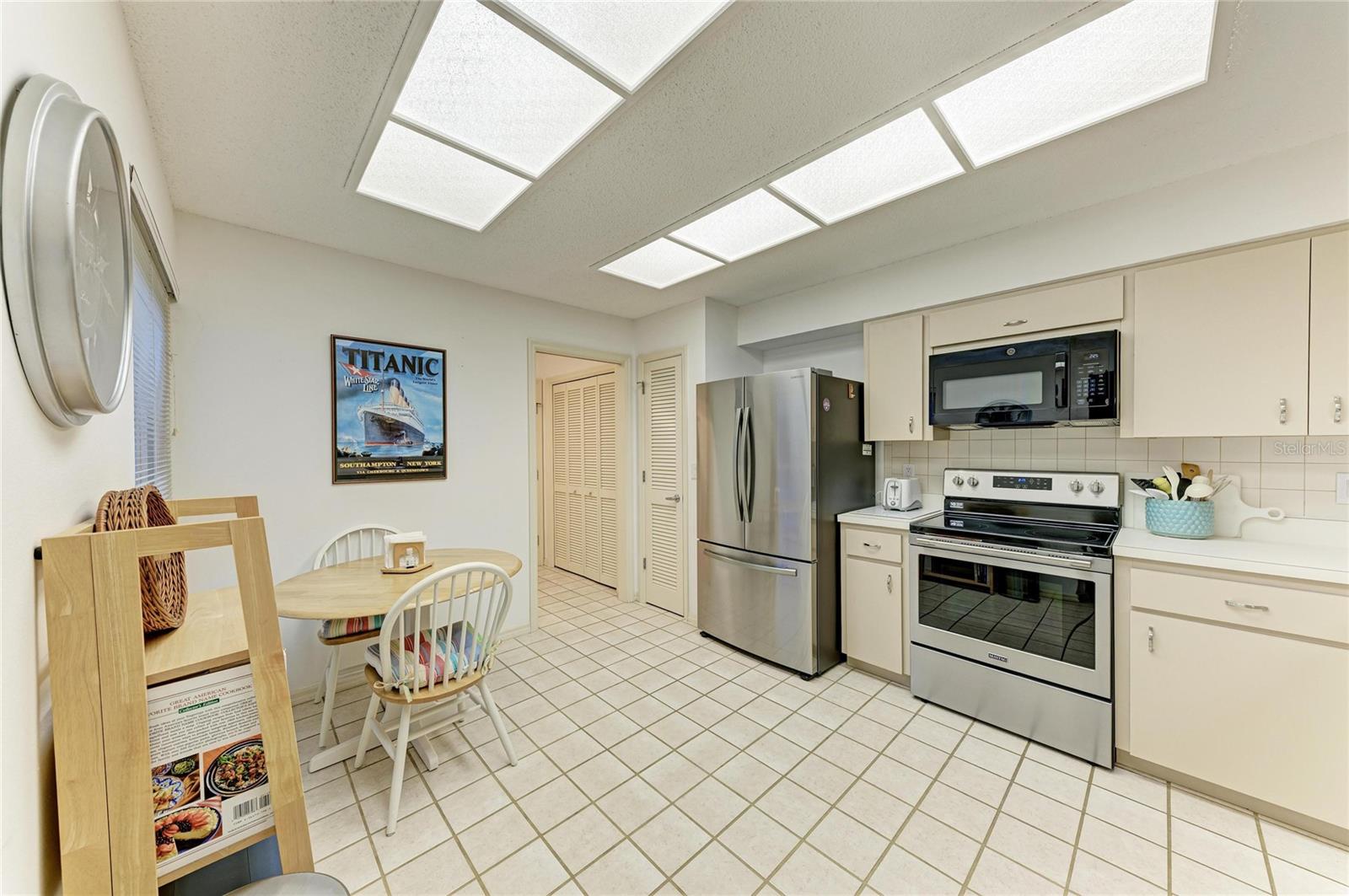 3952 Wilshire Cir E #166 Property Photo 15