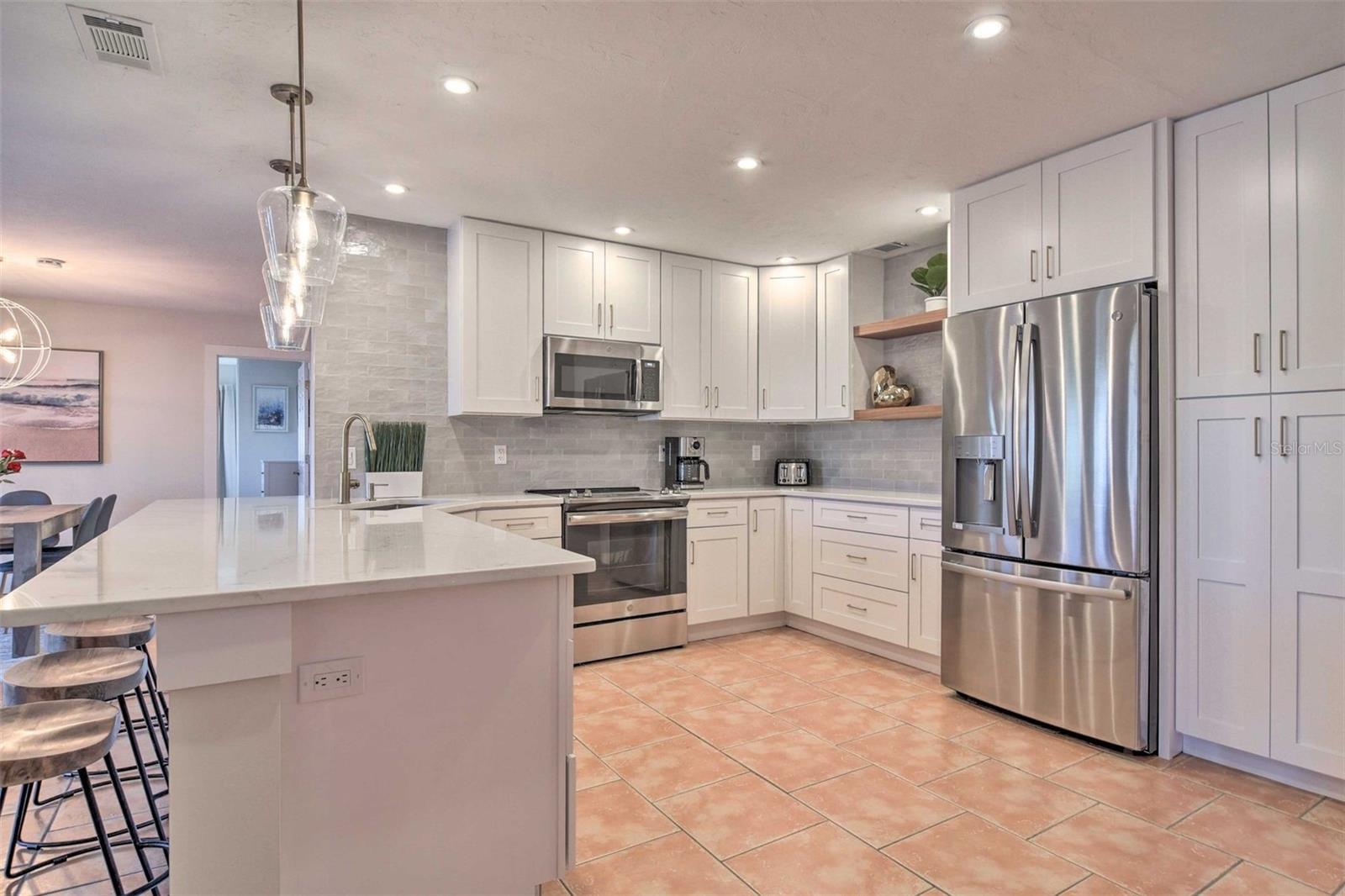 4107 Coconut Ter Property Photo 8
