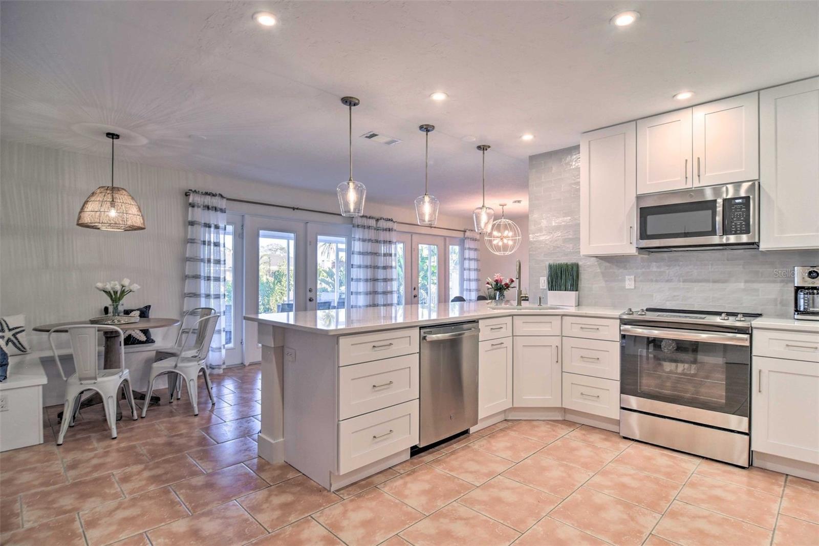 4107 Coconut Ter Property Photo 9
