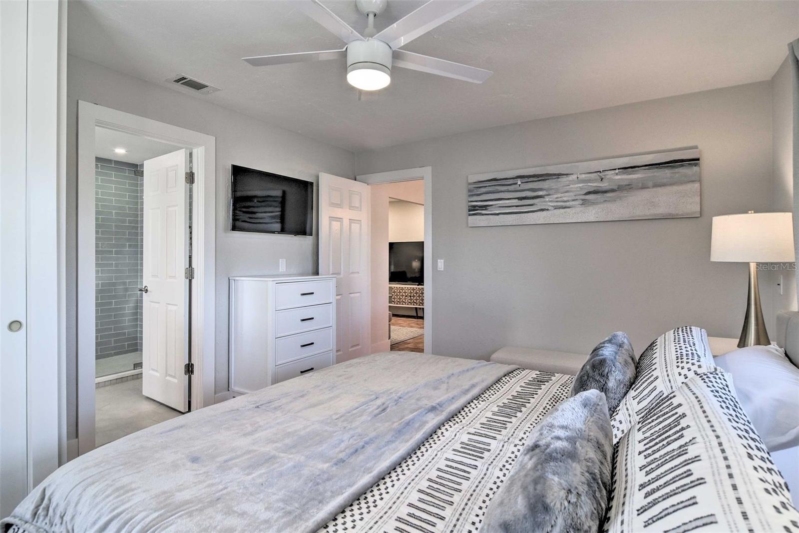 4107 Coconut Ter Property Photo 14