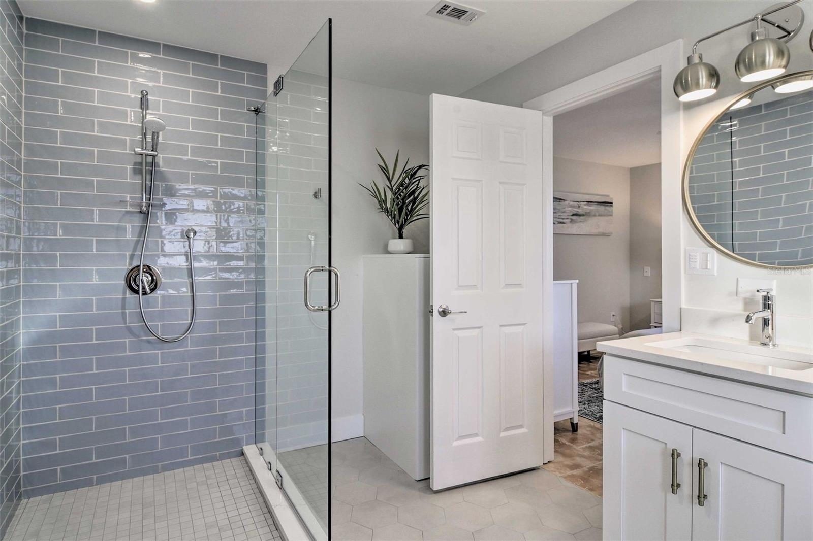 4107 Coconut Ter Property Photo 16