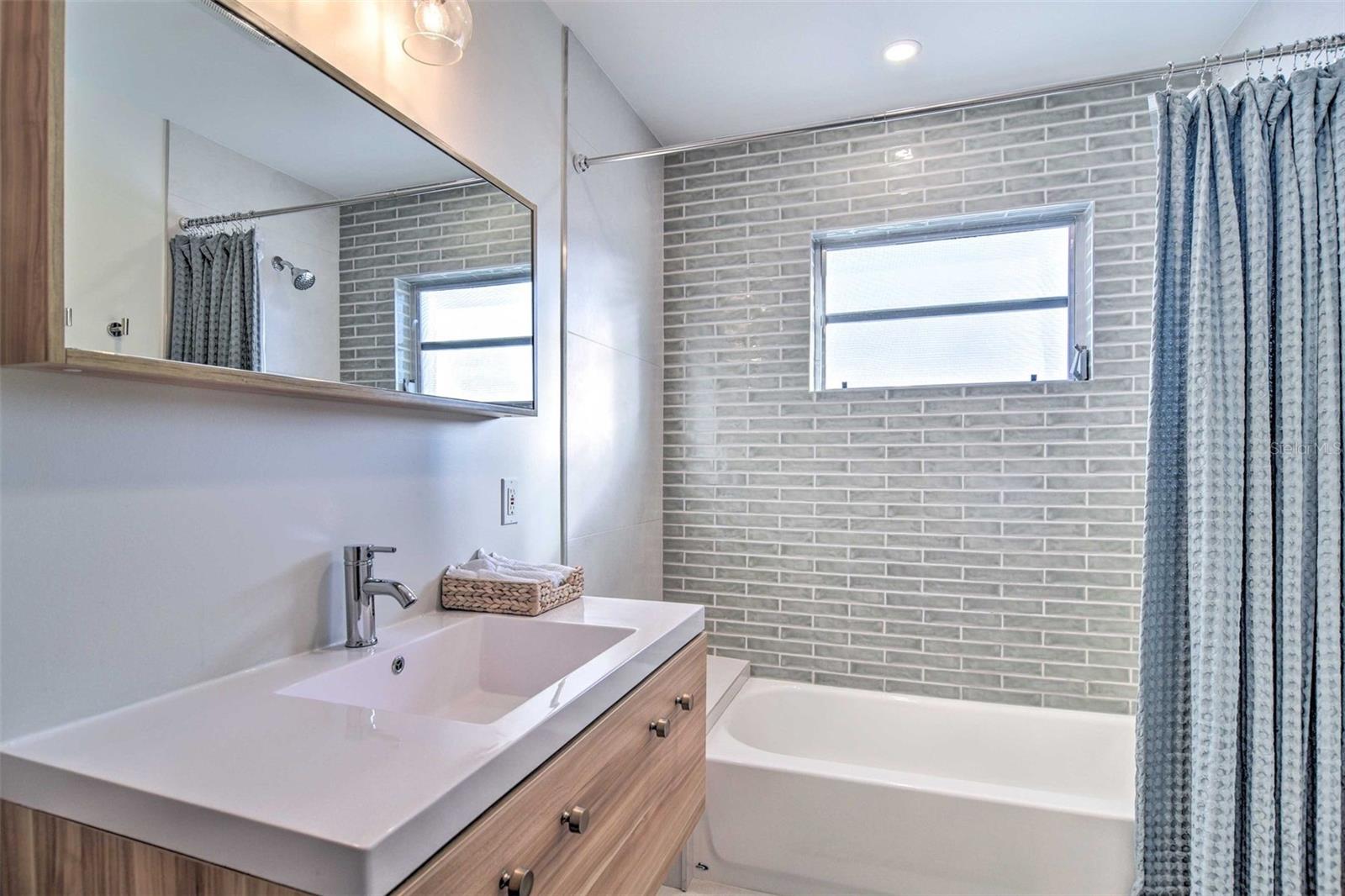 4107 Coconut Ter Property Photo 21