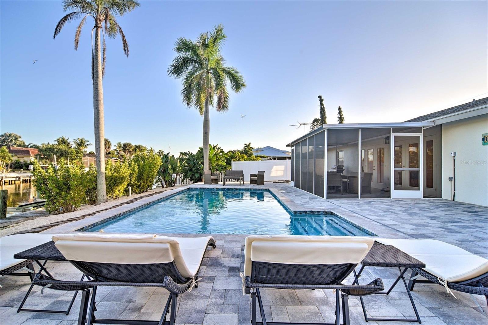 4107 Coconut Ter Property Photo 25