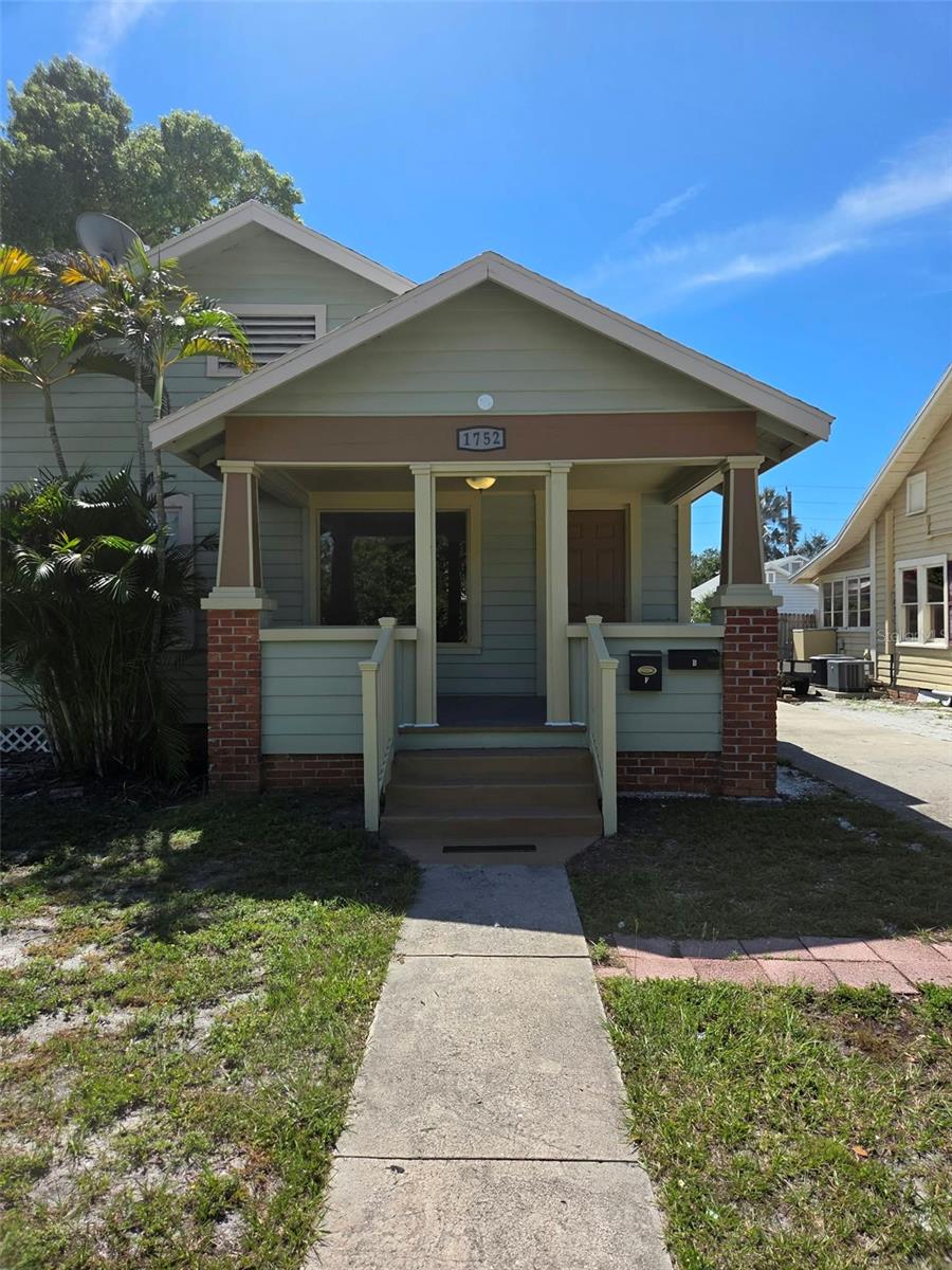 1752 4TH ST #Front Property Photo 1