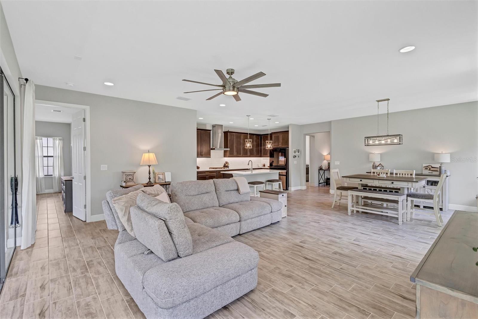 12717 Oak Hill Way Property Photo 16