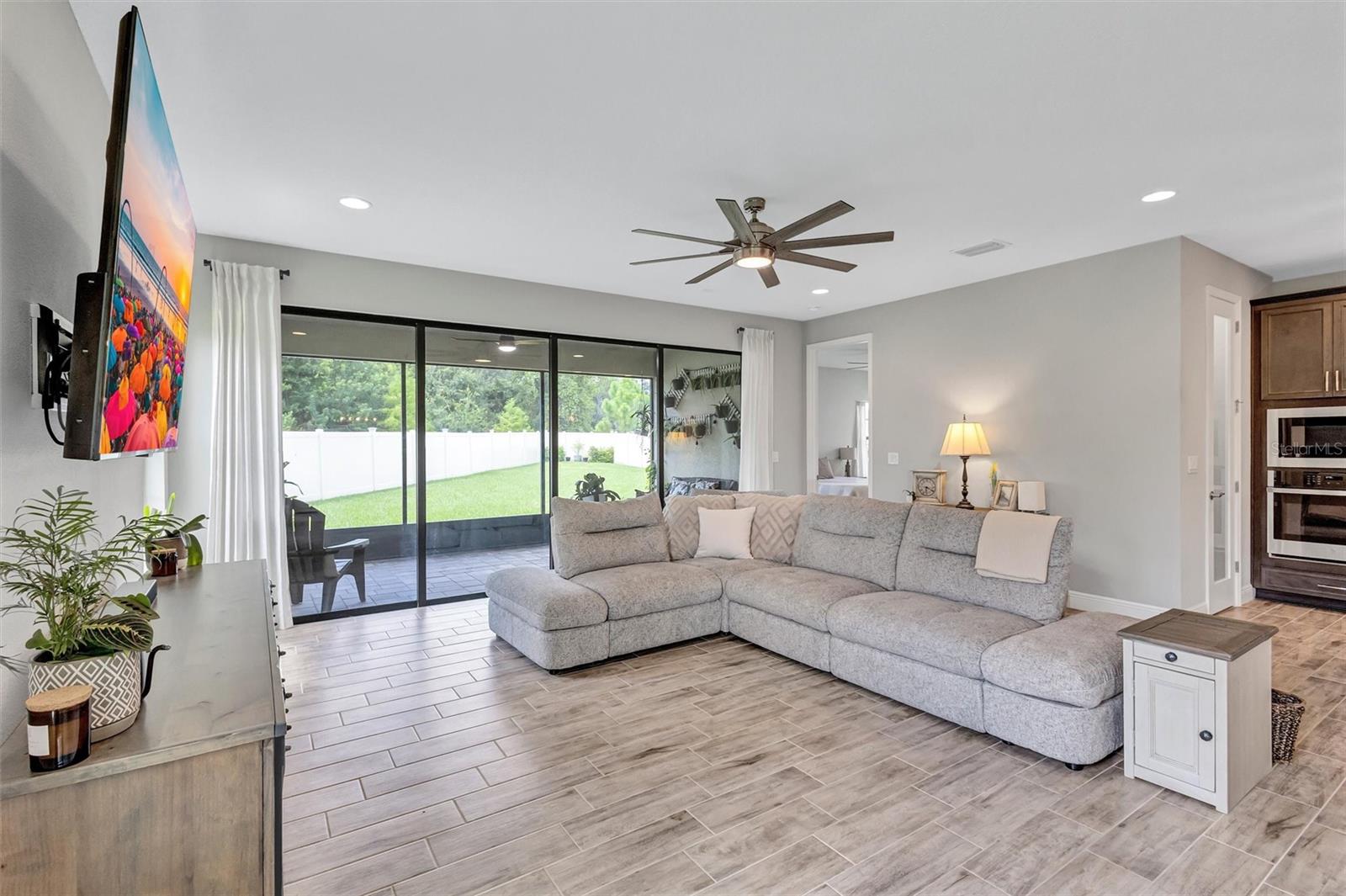 12717 Oak Hill Way Property Photo 18