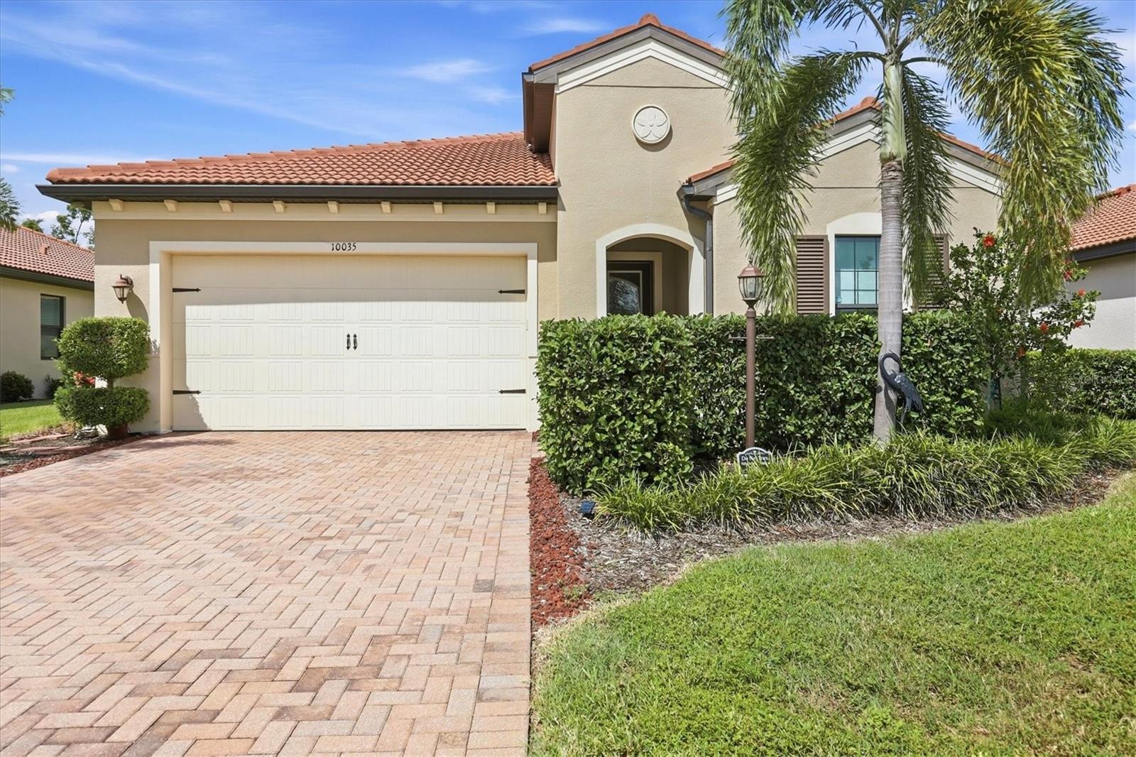 10035 Marbella Dr Property Photo 3
