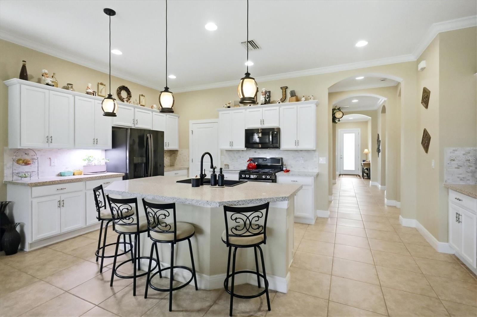 10035 Marbella Dr Property Photo 4