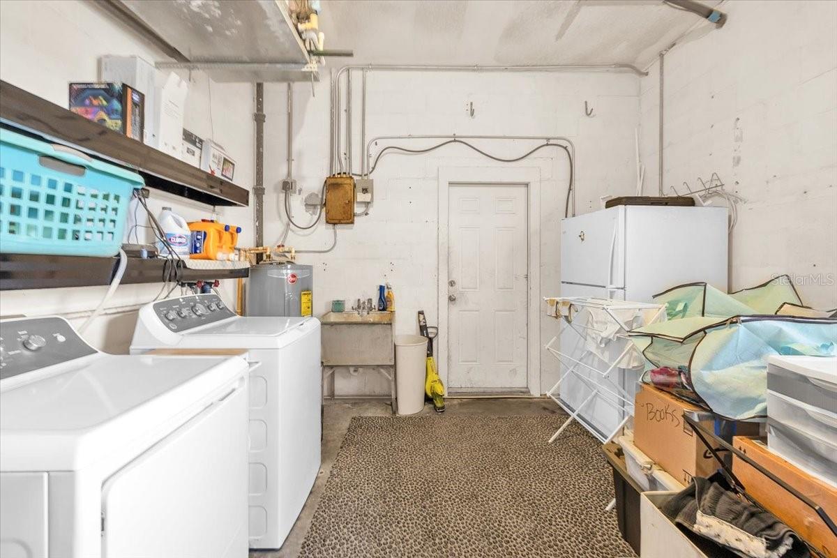 1101 Lemonwood Ave Property Photo 37