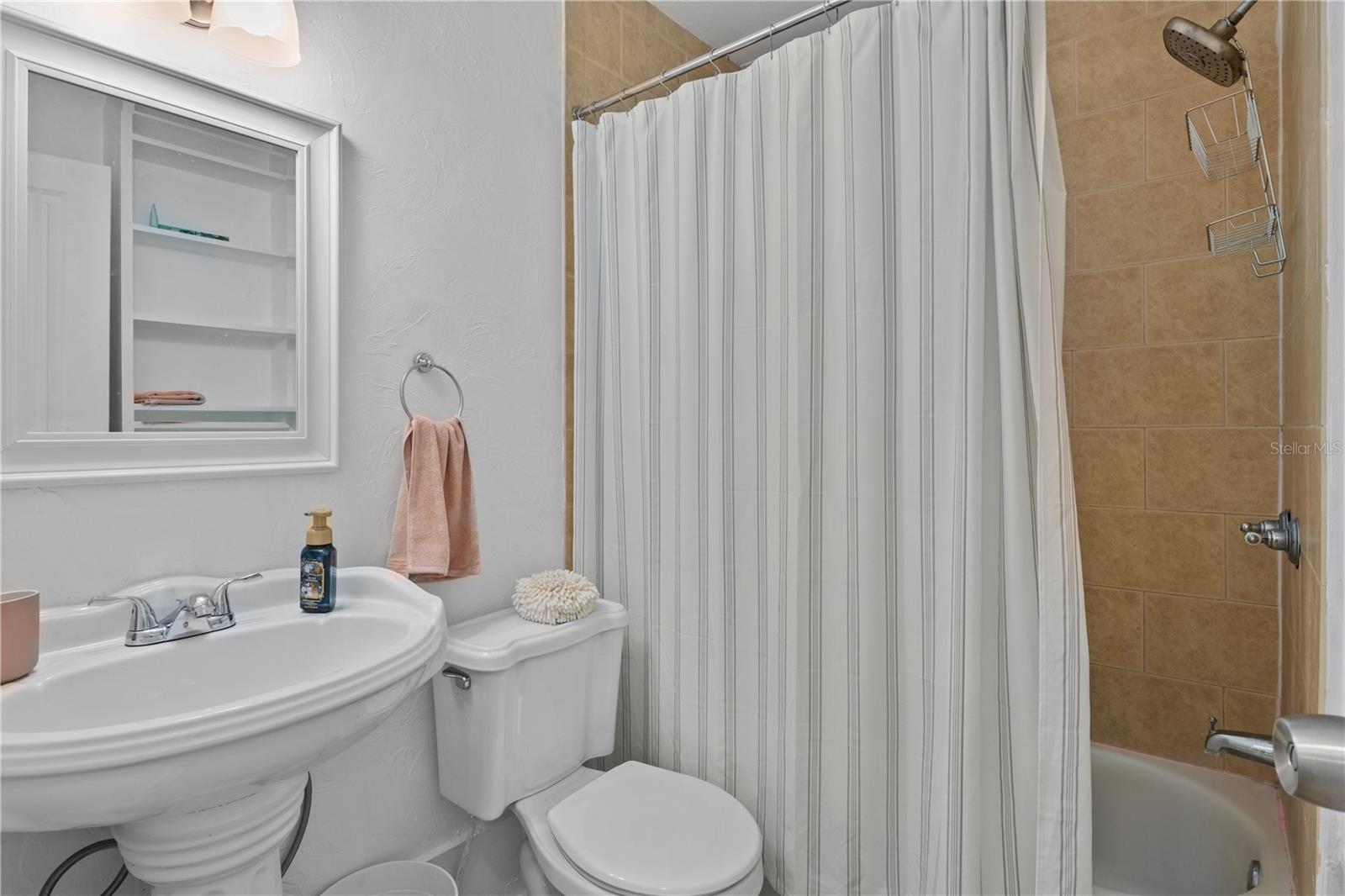 918 16th St W Property Photo 23