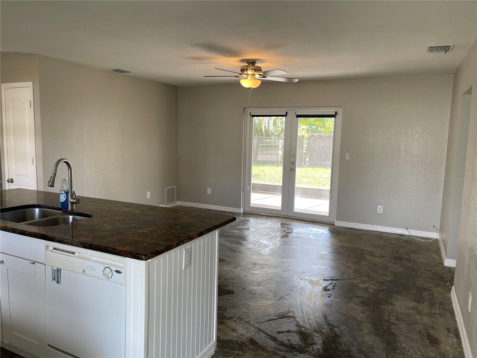330 Beverly Rd Property Photo 2
