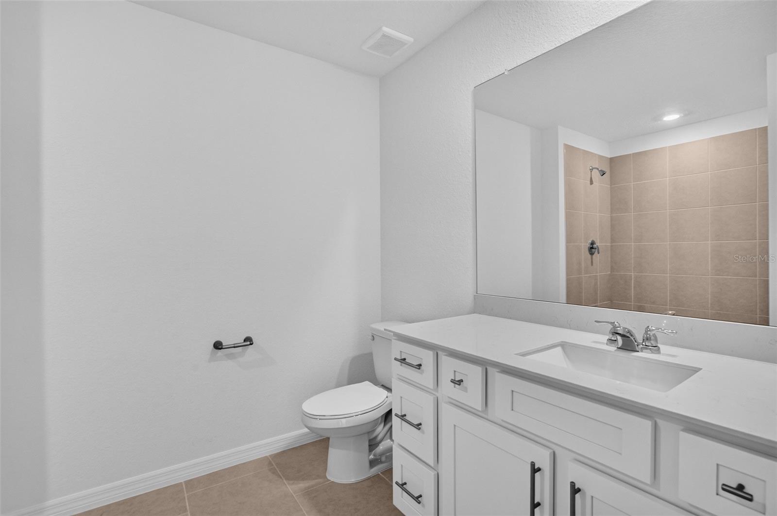 3514 Ambersweet Xing Property Photo 11