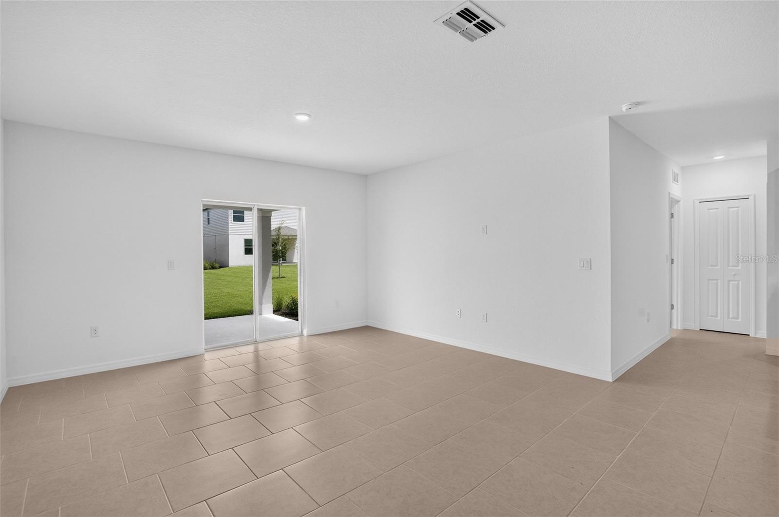 3514 Ambersweet Xing Property Photo 16