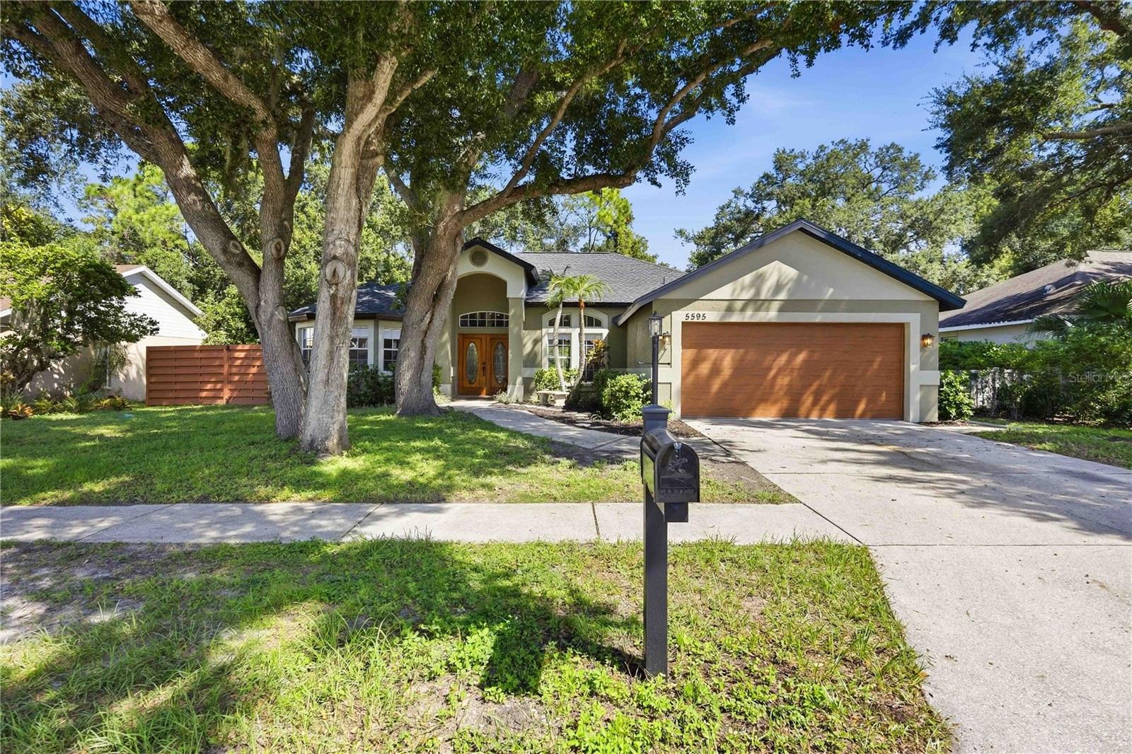5595 Bent Oak Dr Property Photo 1